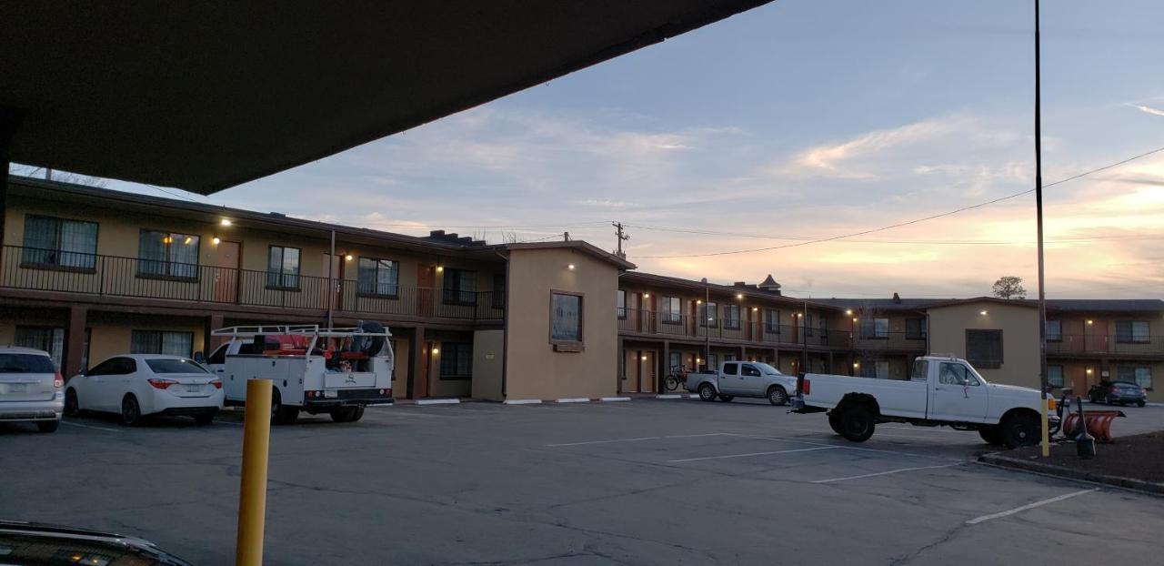Howard Johnson By Wyndham Flagstaff University West Exterior foto